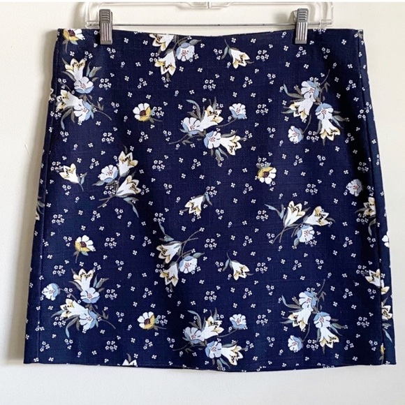 LOFT Mini Floral Skirt Size 10 Blue - Picture 6 of 6